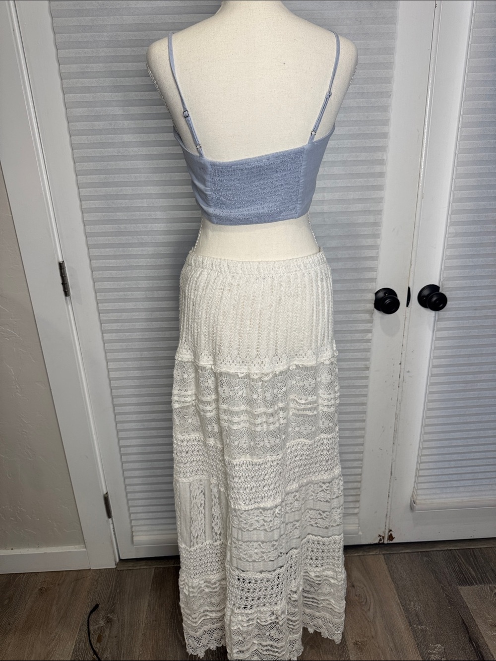 Brandy Melville Cropped top O/S & 64 sixty-five Crochet Maxi Skirt size L 1264 - Picture 2 of 2